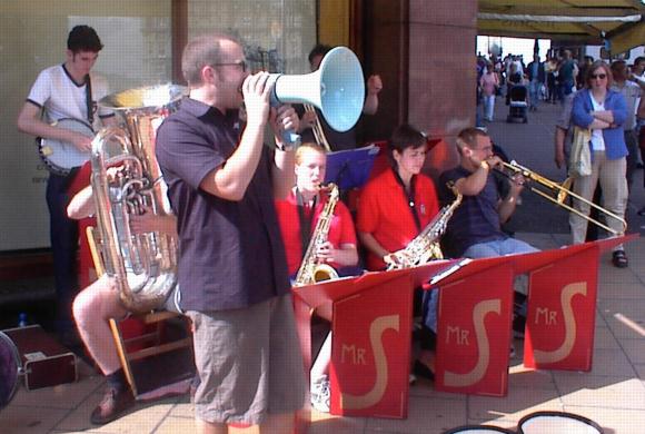 Among the many acts in Edinburgh were this great band, 'Mr. Swings', from York